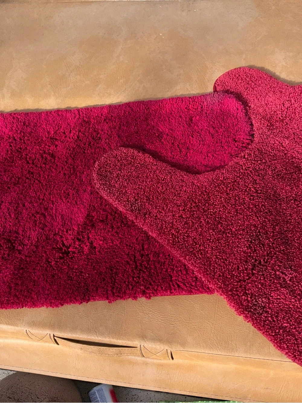 Plush Berry Red bathroom set